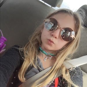 Meet your Posher, Eva